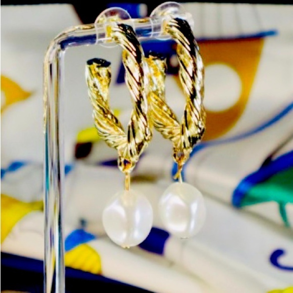 Hoop Gold Earrings with Teardrop Pearl NWOT